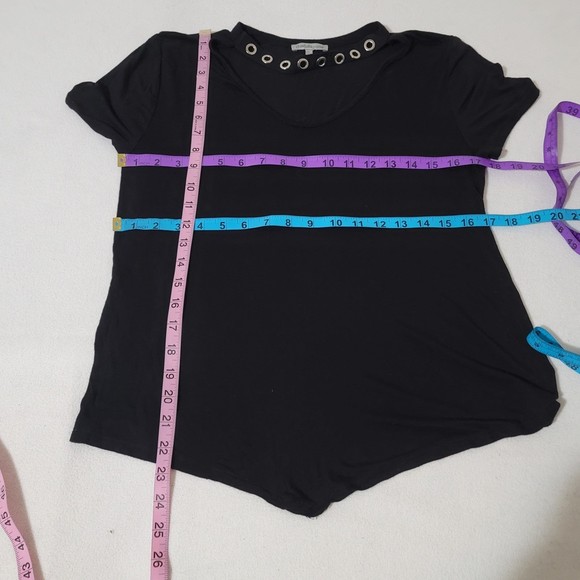 M Charlotte Russe grommet collar cut out tee short sleeve v tail black goth - Picture 8 of 10